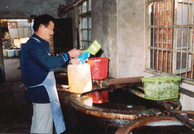 花2000元冤枉钱买了一勺盐浙江父子却靠它撑起一个千亿帝国(图8)